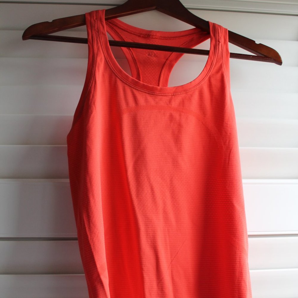 Lululemon Swiftly Tech Racerback Tank Top 2.0 Race Length